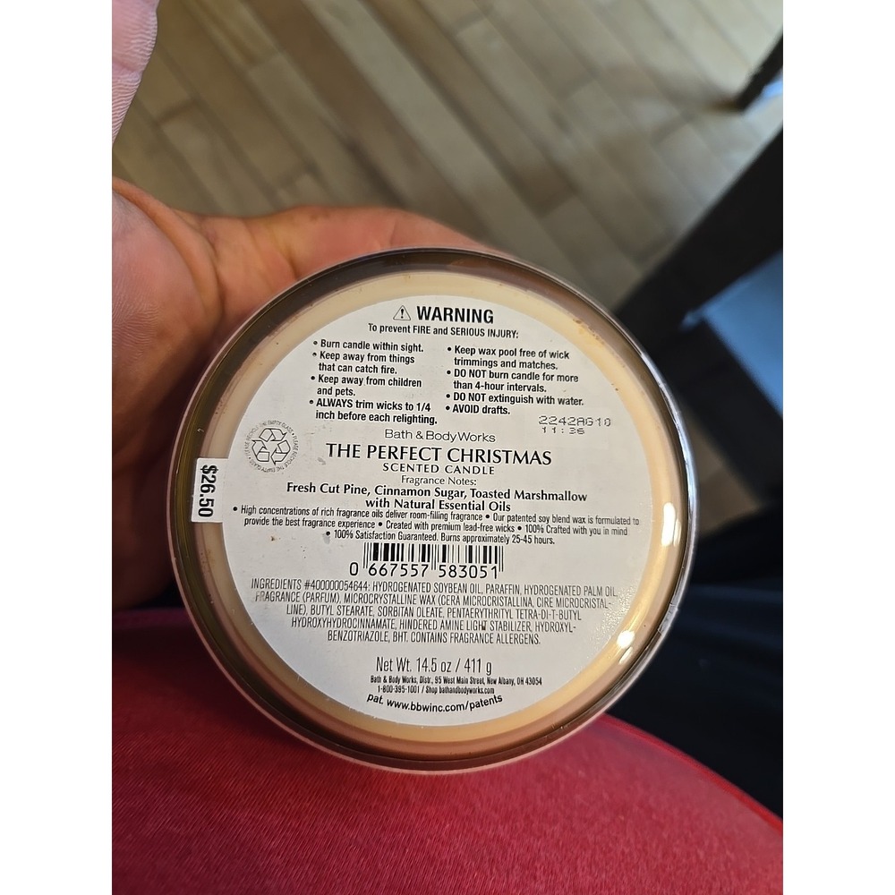 Bath & Body Works THE PERFECT CHRISTMAS 3-Wick CANDLE 14.5 oz NEW 2022 - Picture 4 of 5
